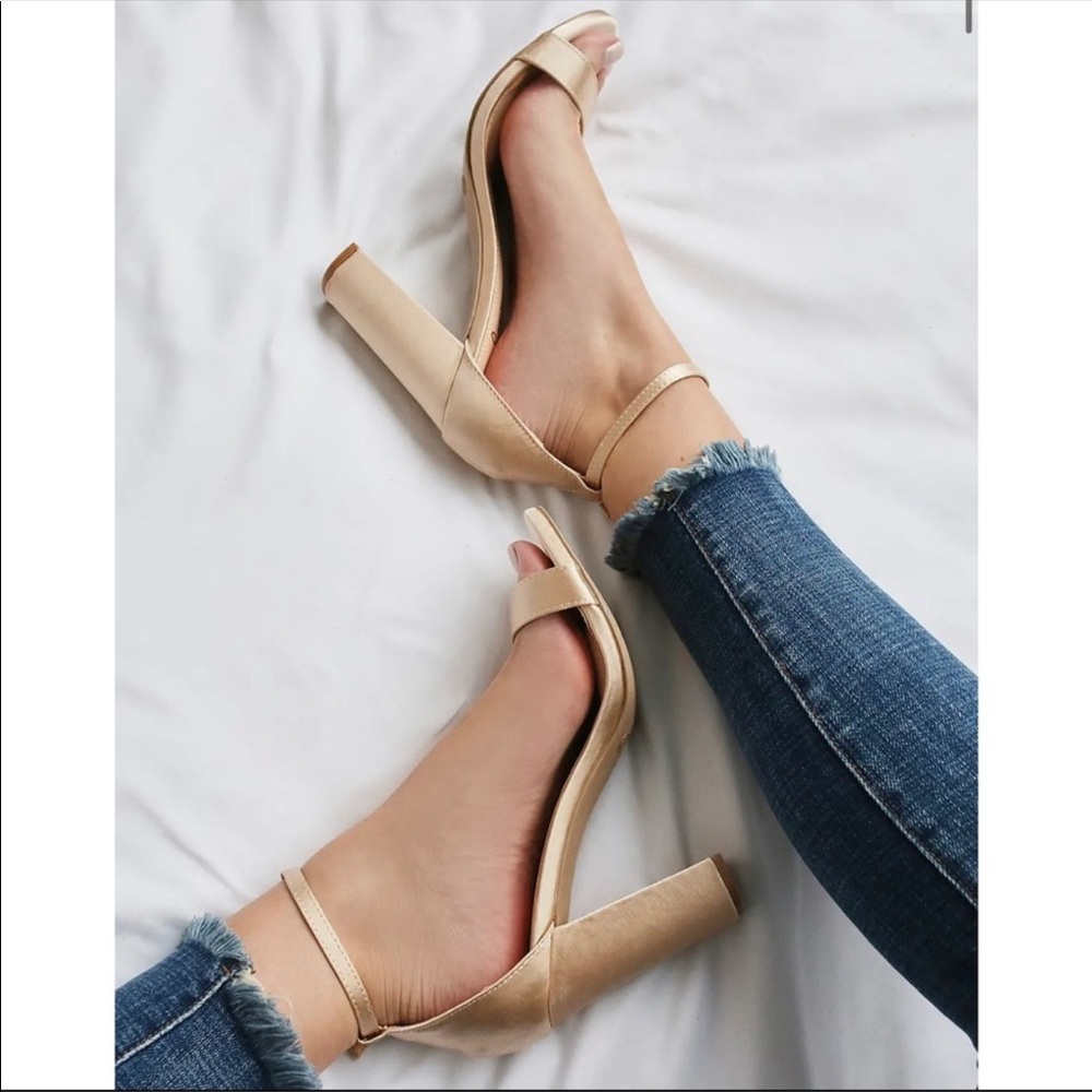 Lulus Champagne Heels Size 7.5 Chunky Heel NWOT